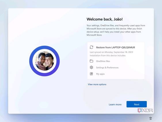Screenshot of Windows 11 setup asking the user if they want to restore a backup from another device