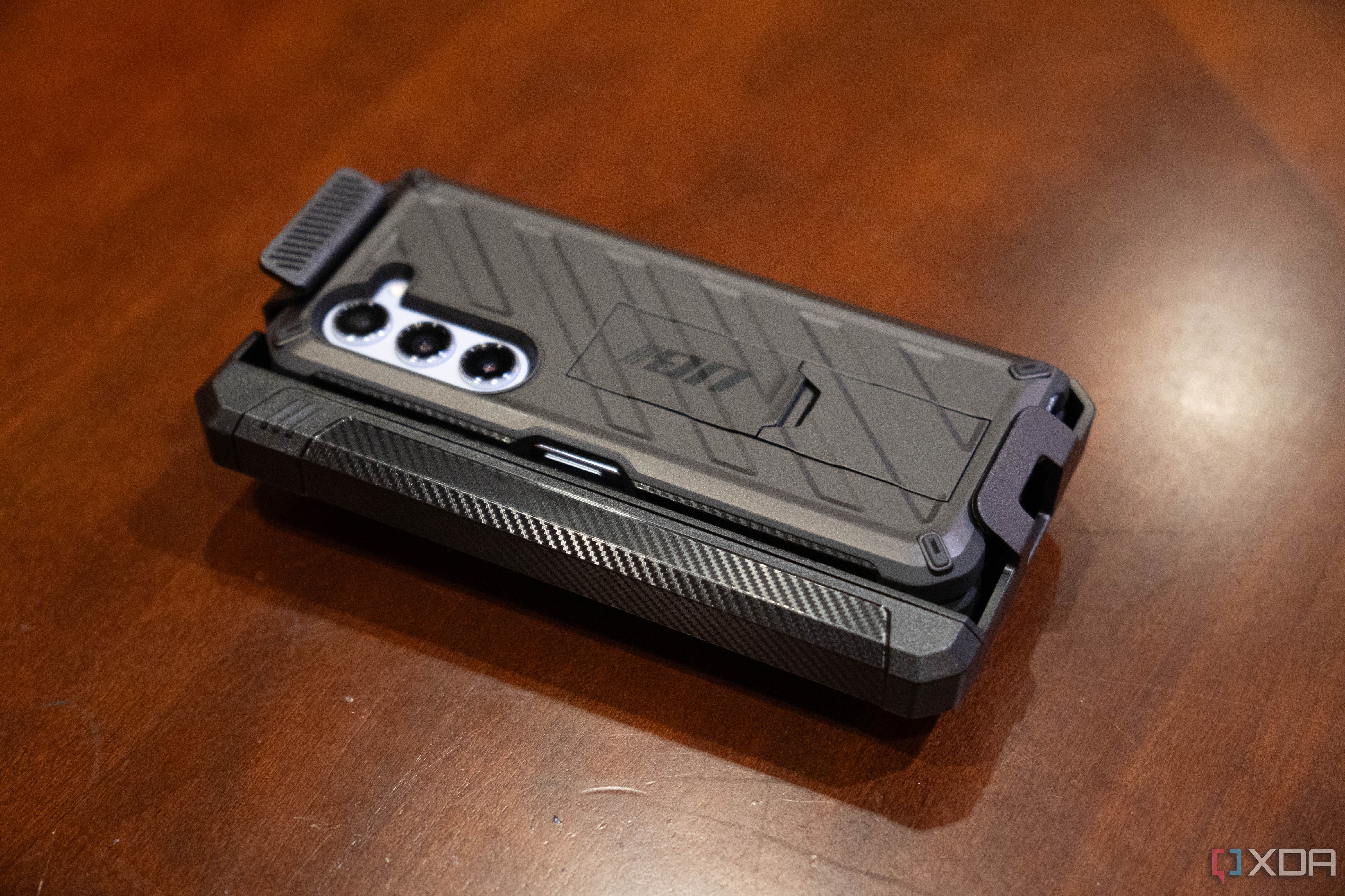 Supcase Unicorn Beetle (5)