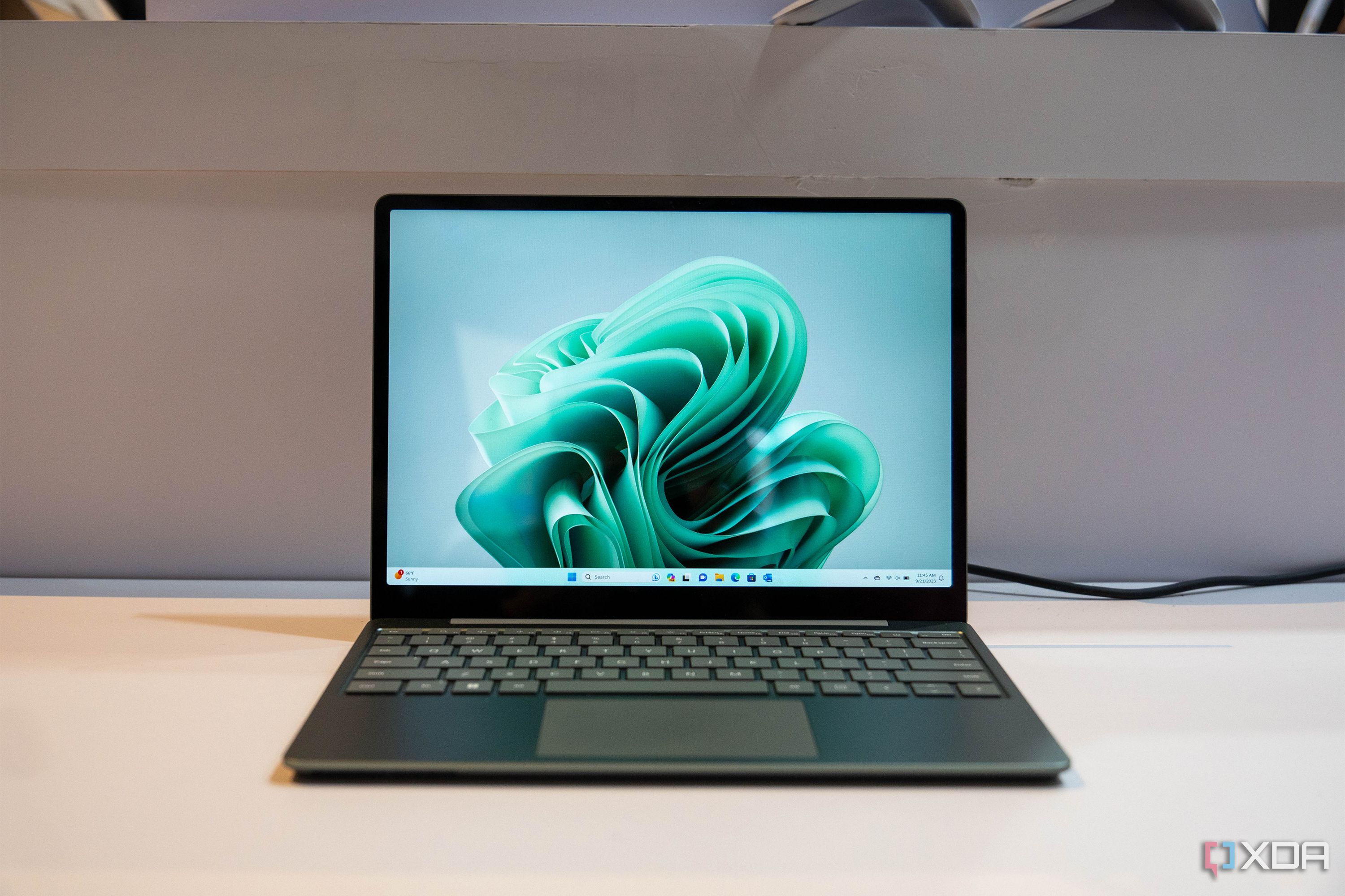【準新品】 Surface Laptop Go3 16G/512G Offce Buy Surface Laptop Go 3 (12.4