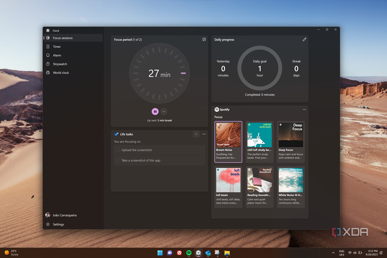 Screenshot of a Windows 11 desktop with the Clock app showing the Focus sessions page