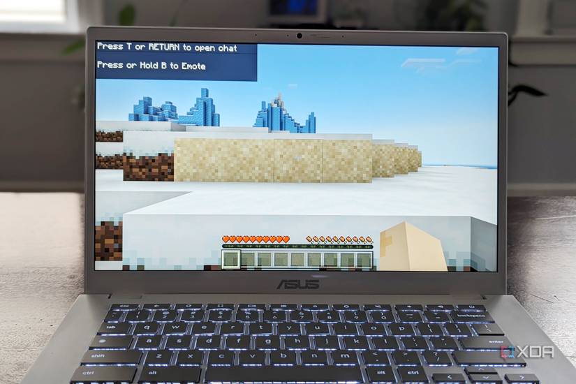 Playing Minecraft on the Asus Chromebook Plus CX34 