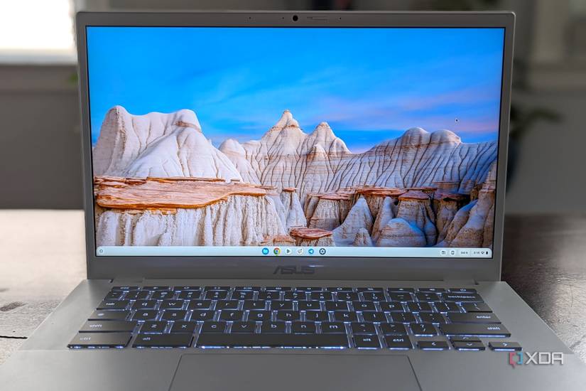 Special dawn to dusk wallpaper on the Asus Chromebook Plus CX34