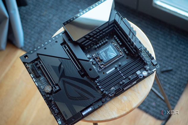 Asus-ROG-Maximus-Z790-Dark-Hero-2-3-2