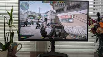 Playing Countrstrike on the Cooler Master Tempest Monitor GP27Q