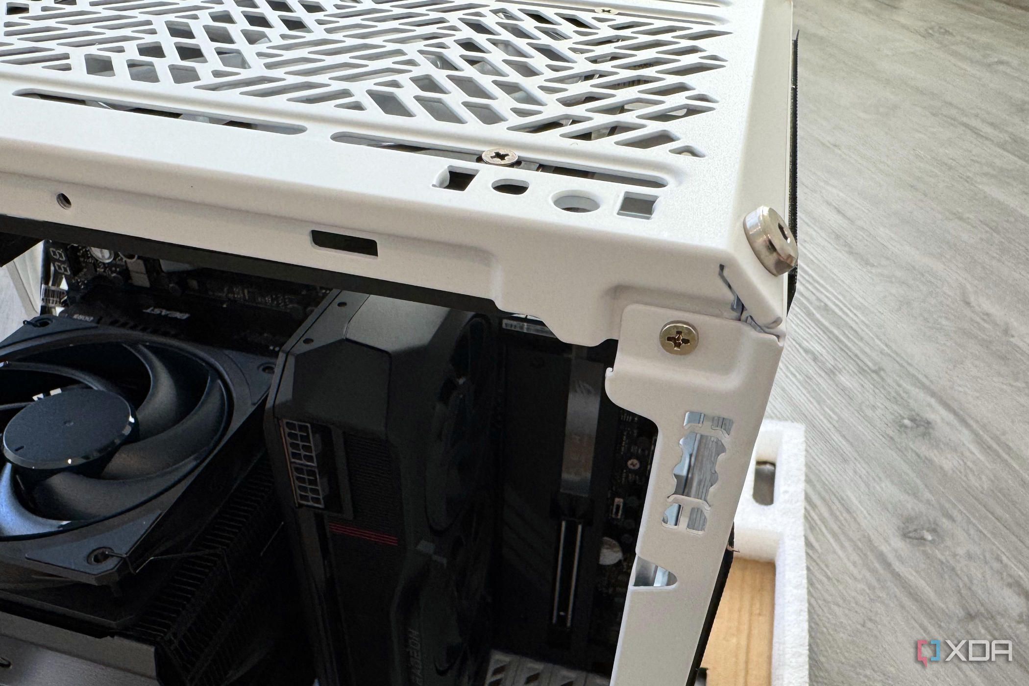 Cooler Master Qube 500 bottom panel installation