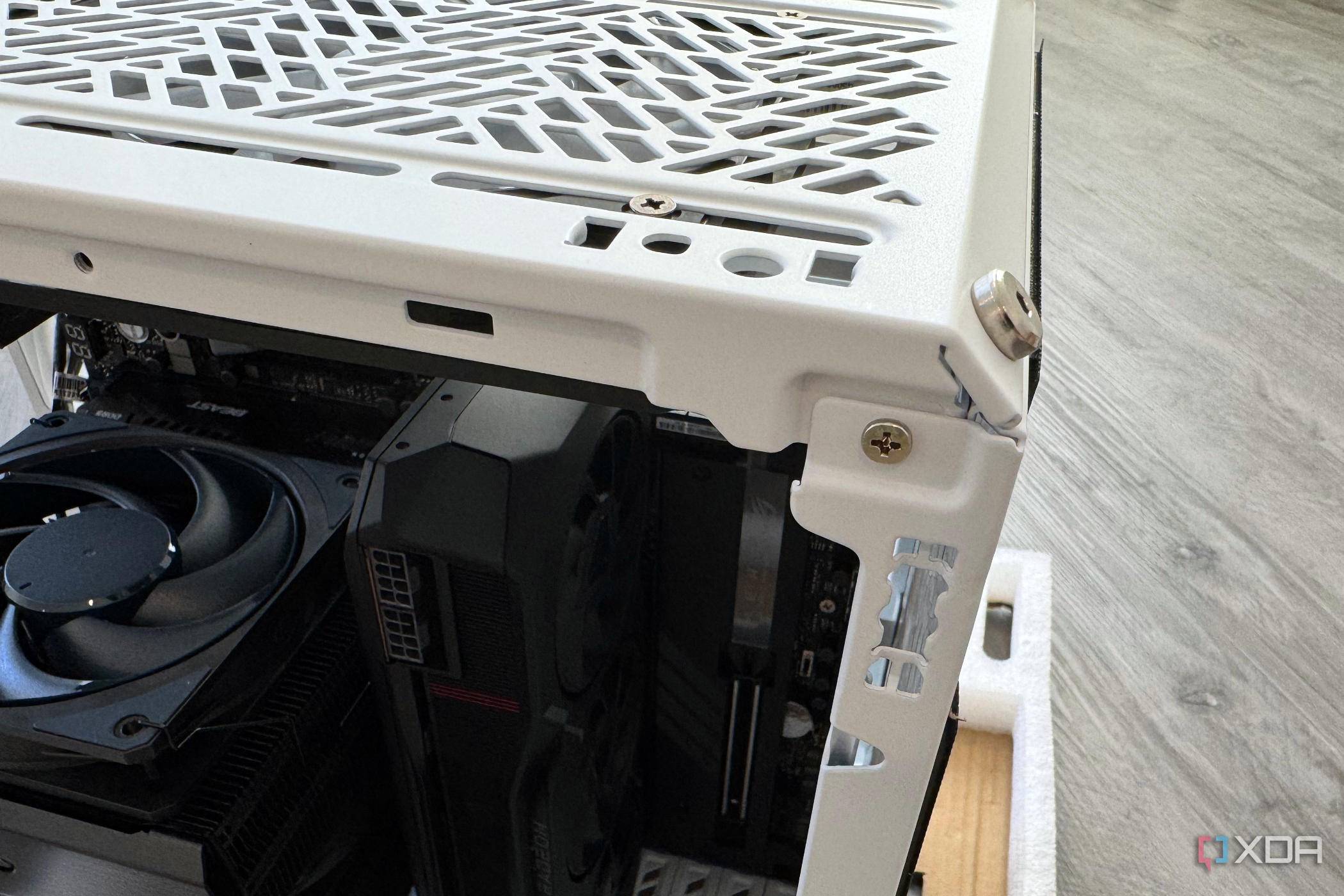 Cooler Master Qube 500 bottom panel installation