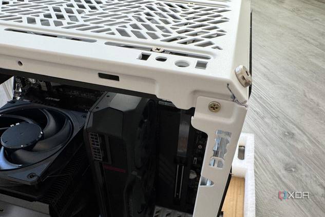Cooler Master Qube 500 bottom panel installation