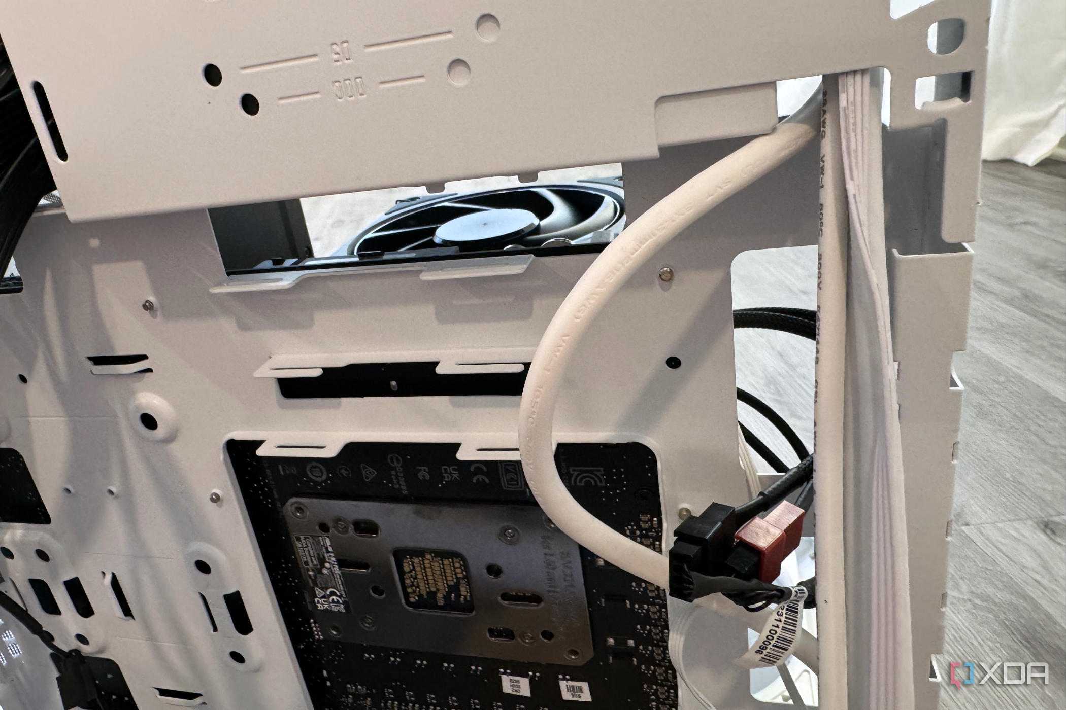 Cooler Master Qube 500 cable management tie downs