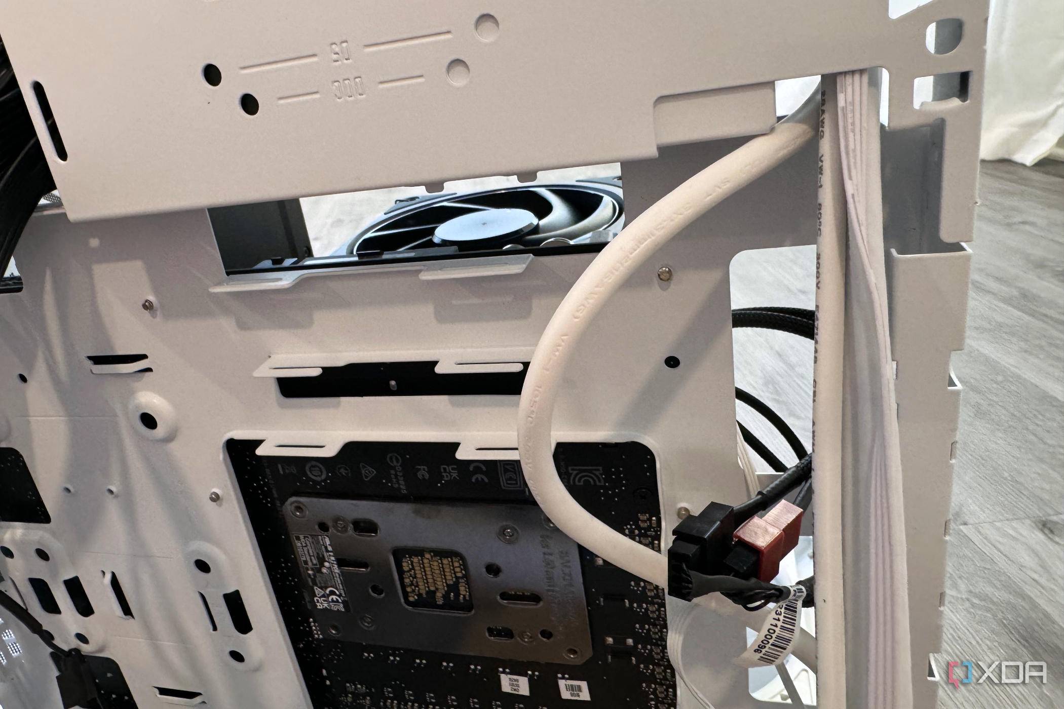 Cooler Master Qube 500 cable management tie downs