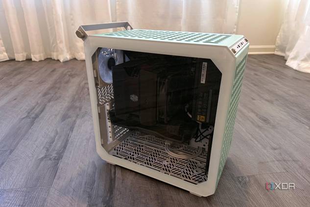 Cooler Master Qube 500 finished