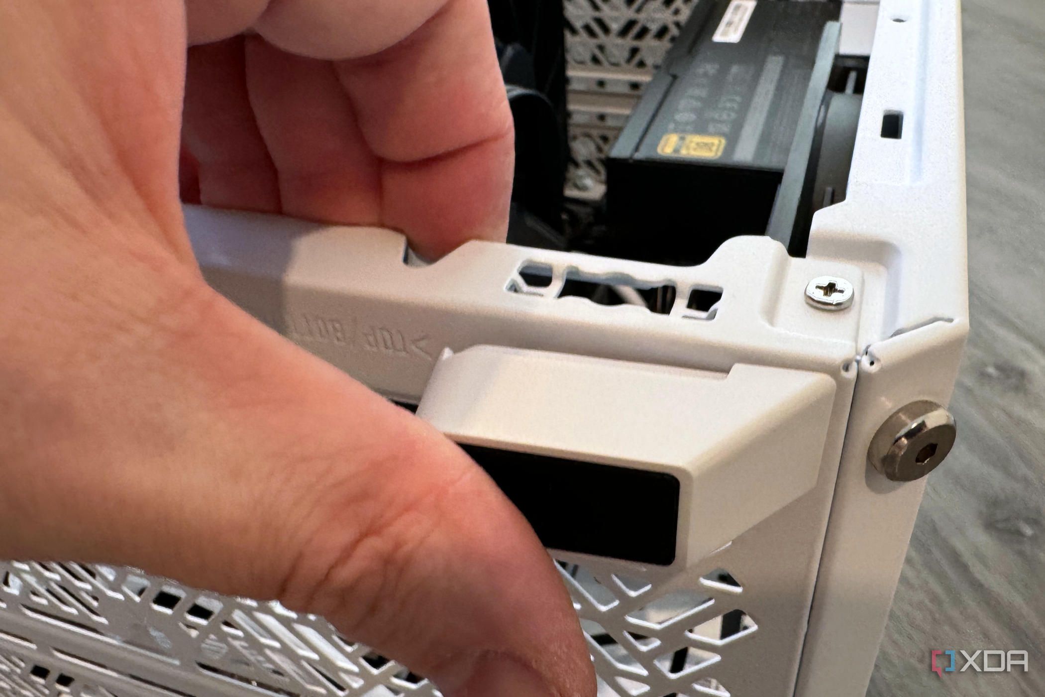 Cooler Master Qube 500 adding the feet