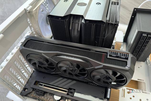 Cooler Master Qube 500 graphics card installation
