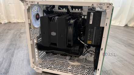 Cooler Master Cube 500はサイドパネルなしで仕上げられています