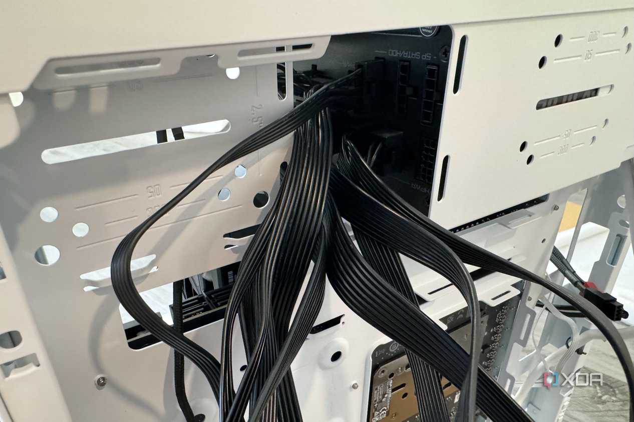 coolermaster-qube-500-psu-cables
