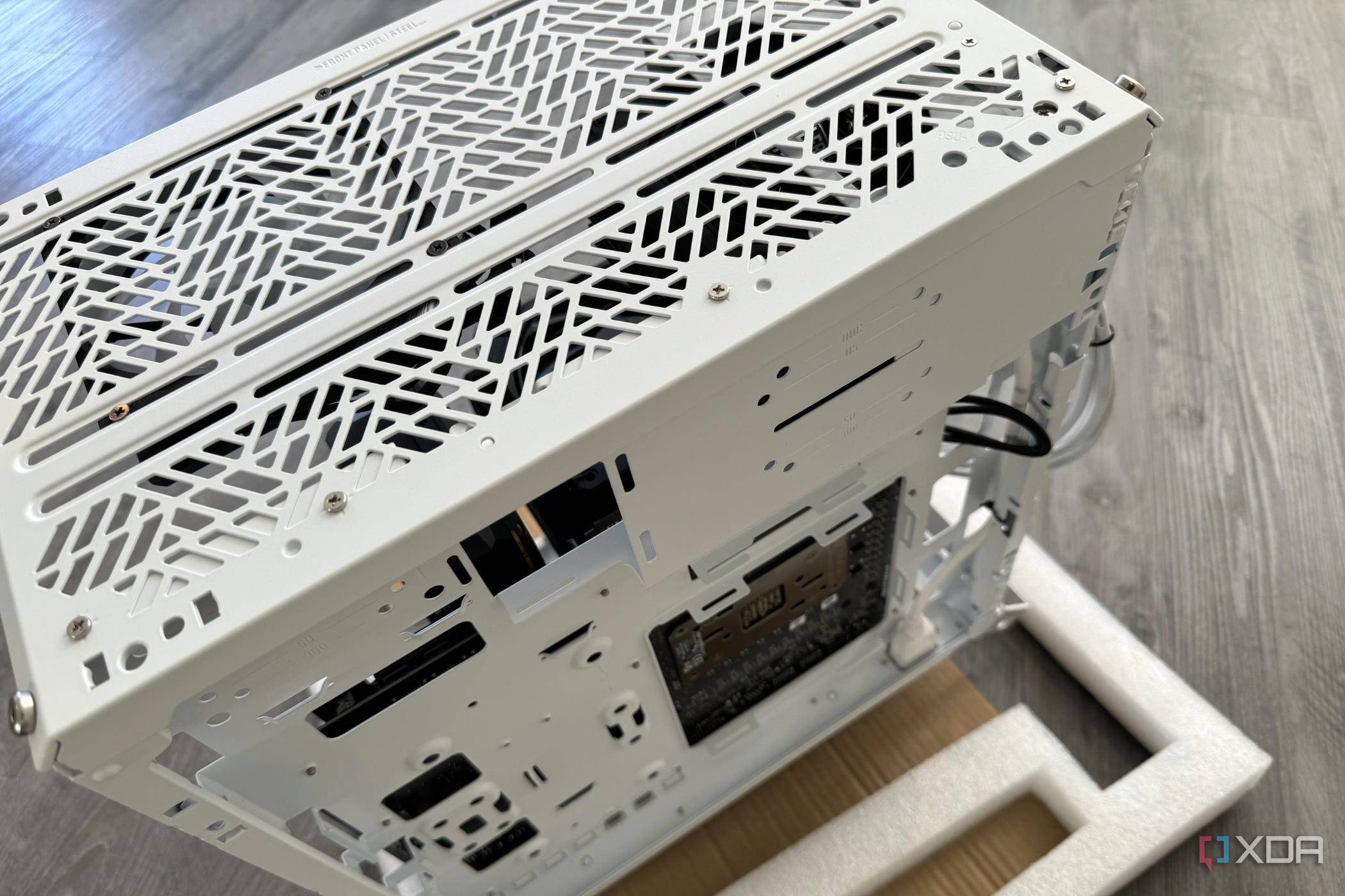 Cooler Master Qube 500 top panel assembly