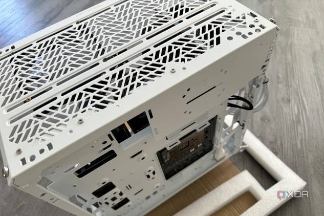 Cooler Master Qube 500 top panel assembly