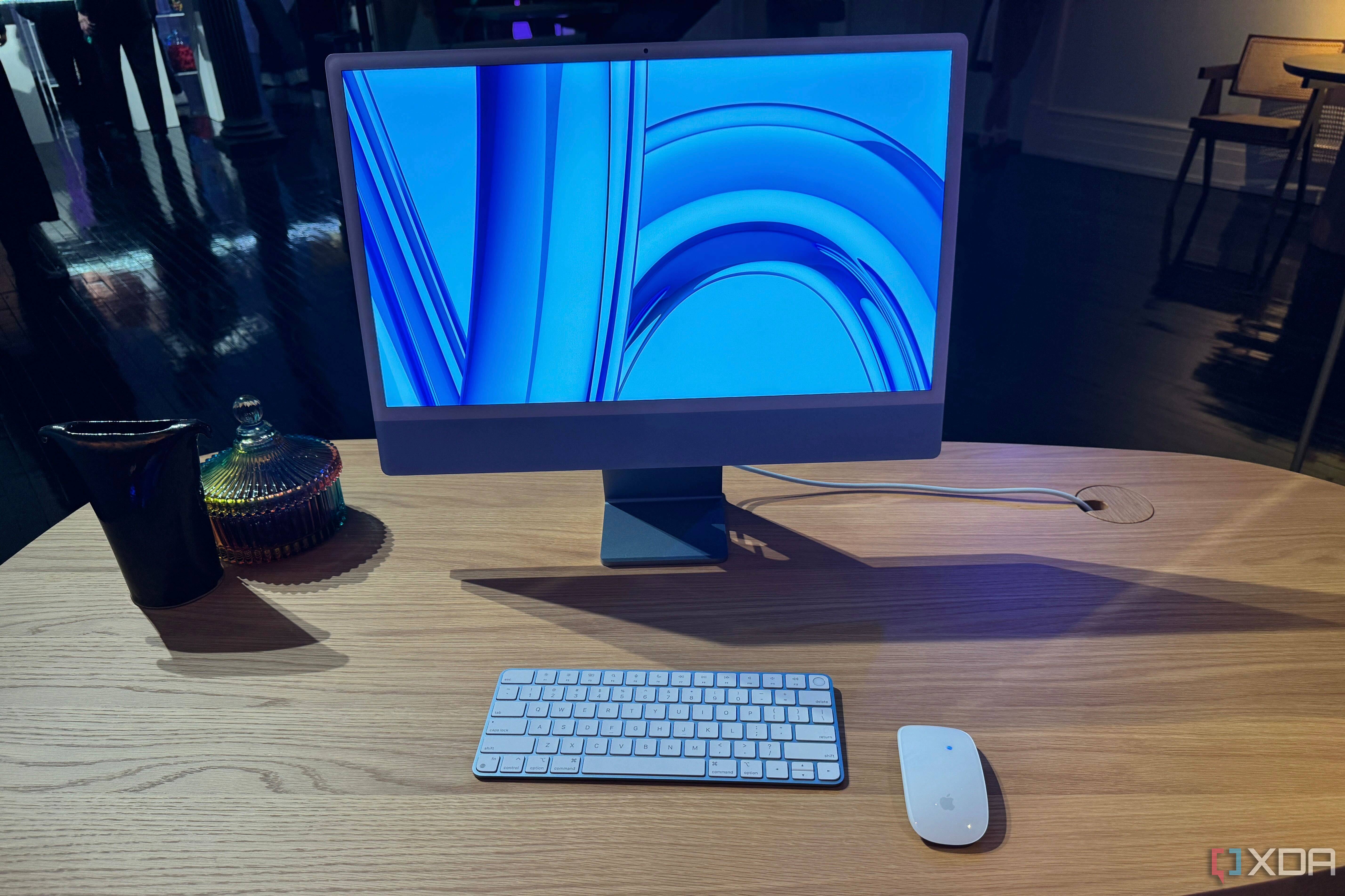 iMac M3 with keyboard and mouse
