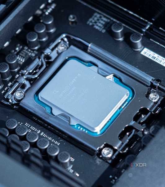 How to back up drivers and integrate them in a Windows ISO