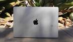 The MacBook Air in starlight outdoors in shade.