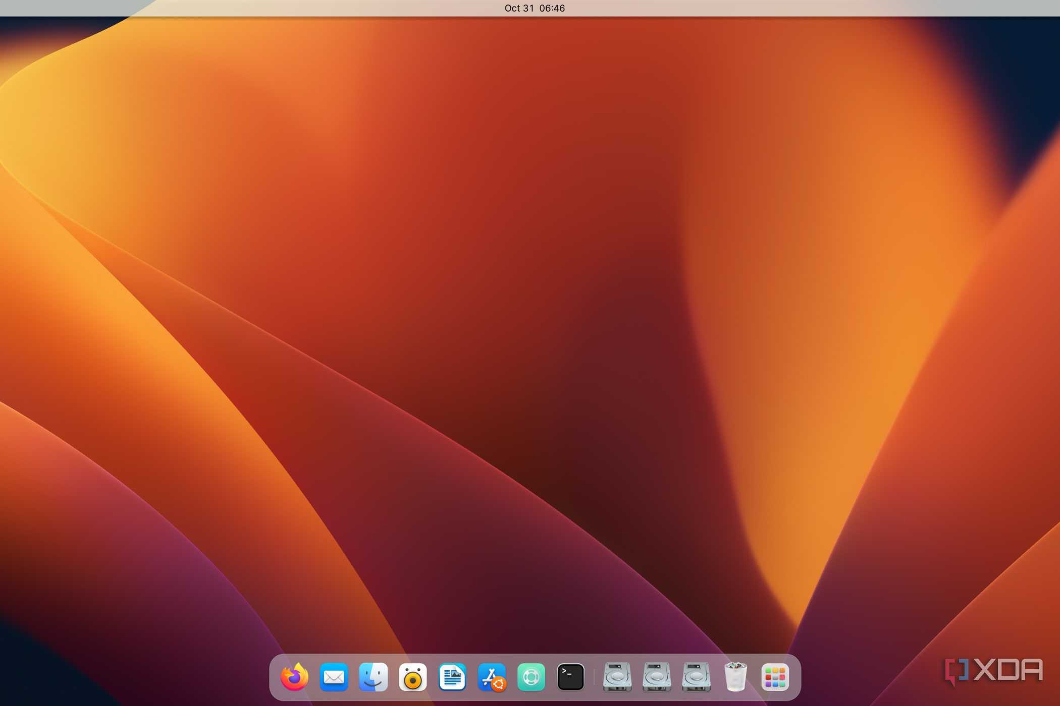 A screenshot of an Ubuntu system with certain extensions installed to make it look like macOS