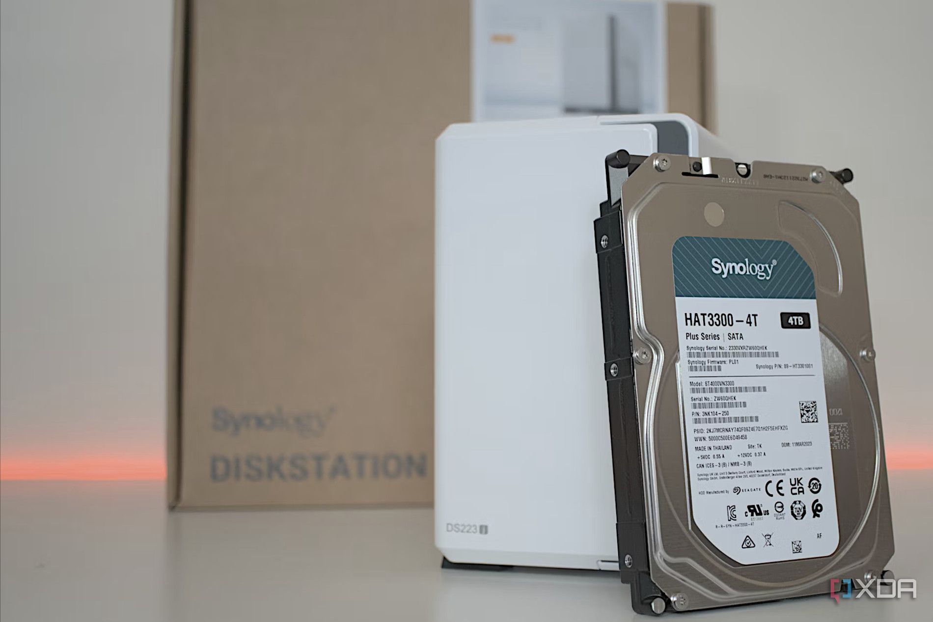 synoloy-diskstation-ds223j-hero
