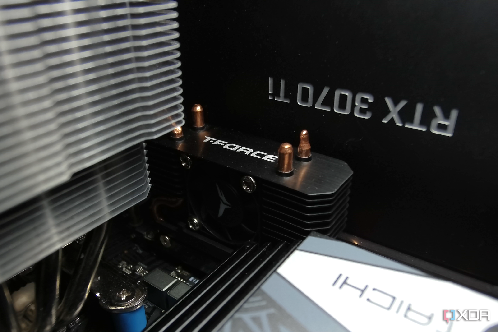 Teamgroup Z540 and the Teamgroup PCIe 5.0 SSD heatsink.