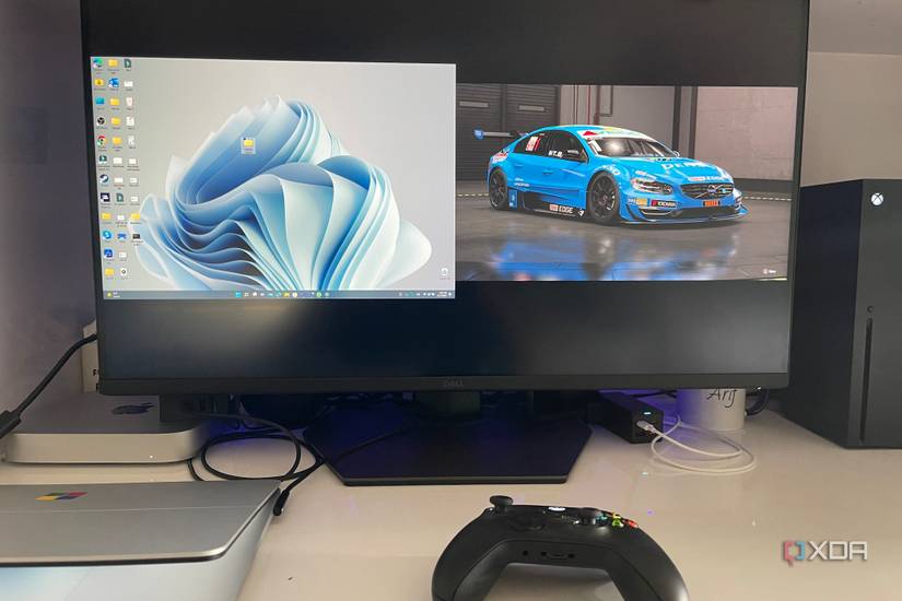 Multitasking on the Dell 4K UHD 4K Gaming monitor