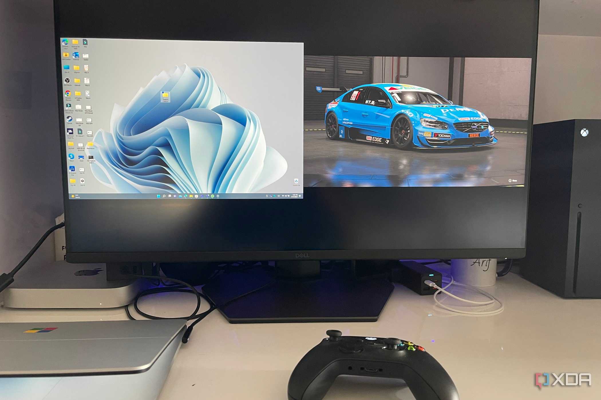 Multitasking on the Dell 4K UHD 4K Gaming monitor