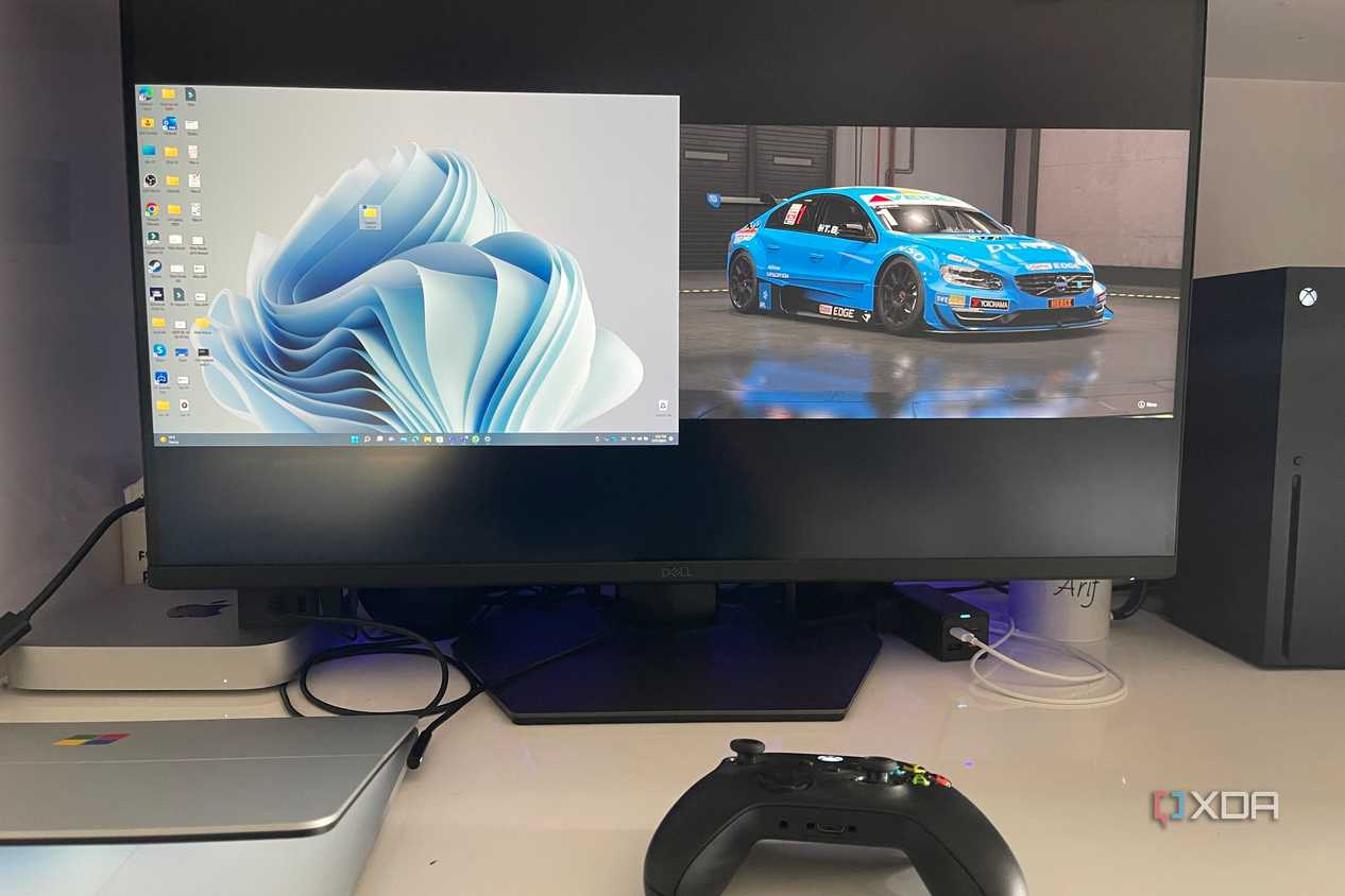 Multitasking on the Dell 4K UHD 4K Gaming monitor