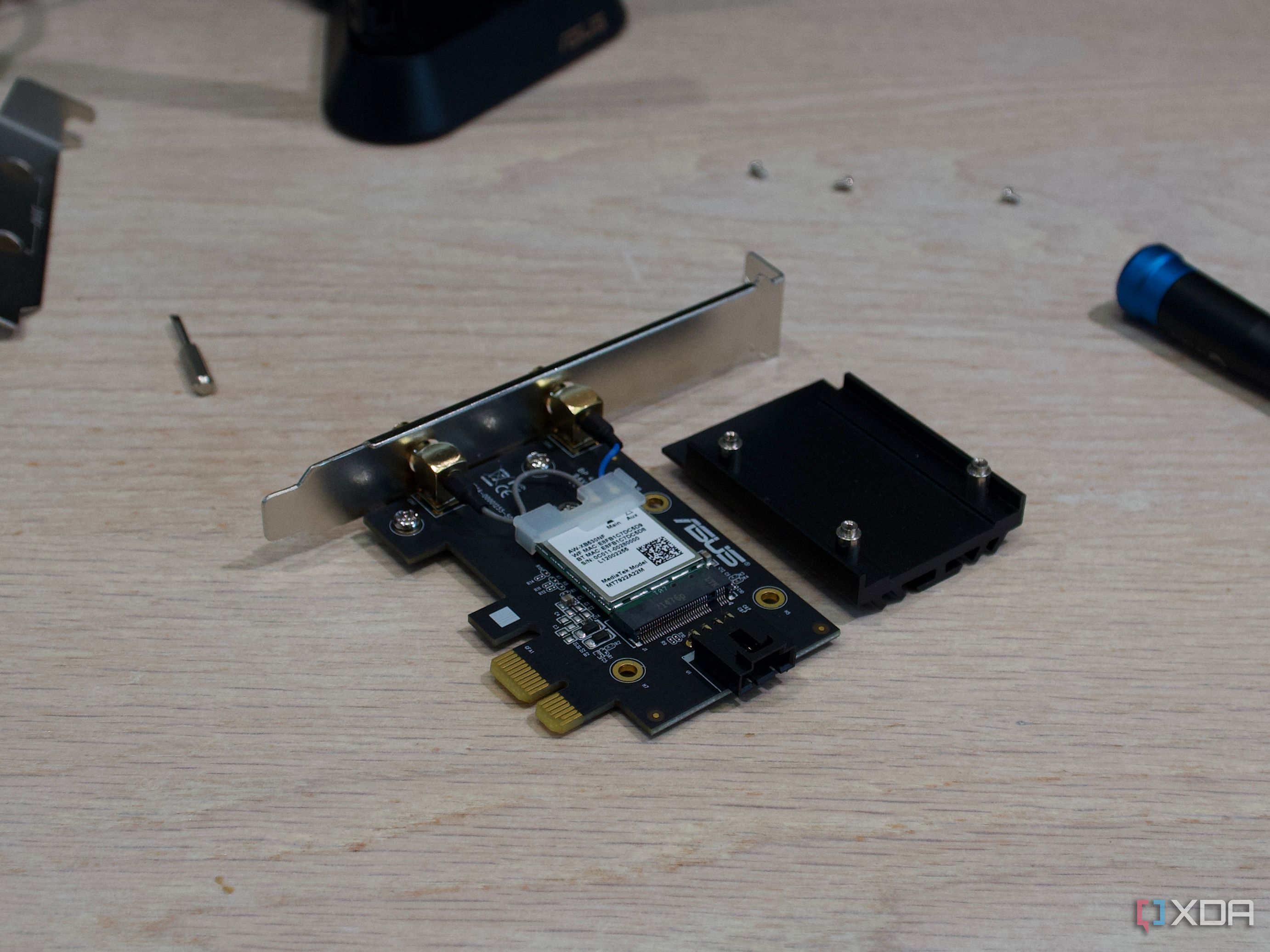 Asus PCE-AXE59BT heatsink removed