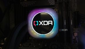 Corsair iCUE Link H170i LCD displaying XDA logo.