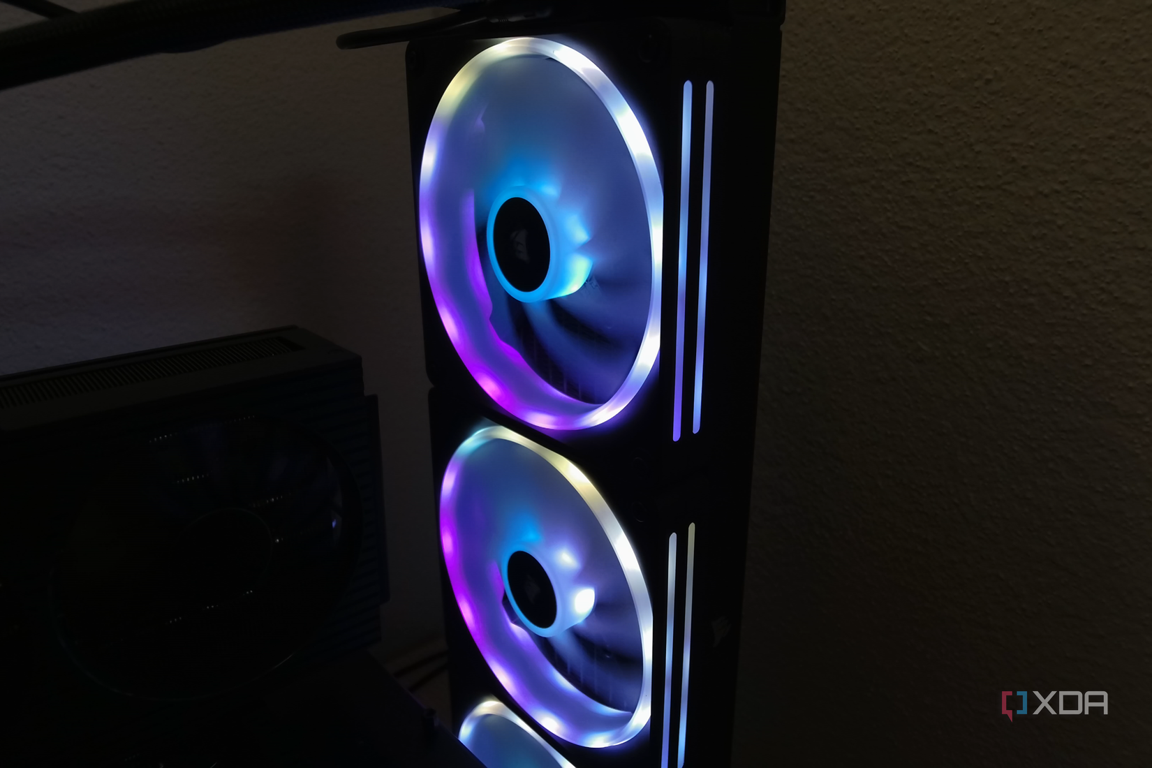 Image of Corsair iCUE Link H170i LCD RGB fans.