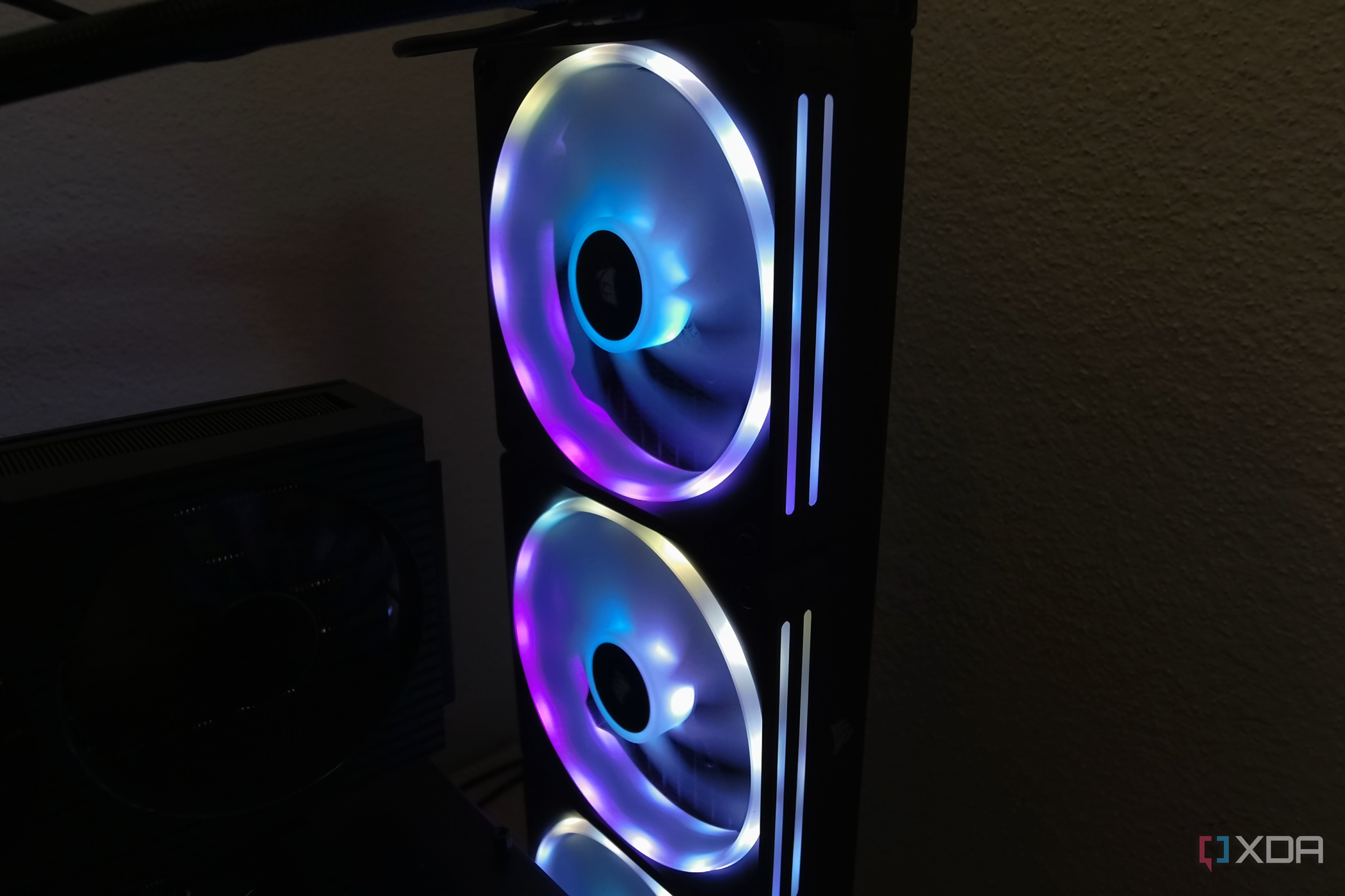Image of Corsair iCUE Link H170i LCD RGB fans.