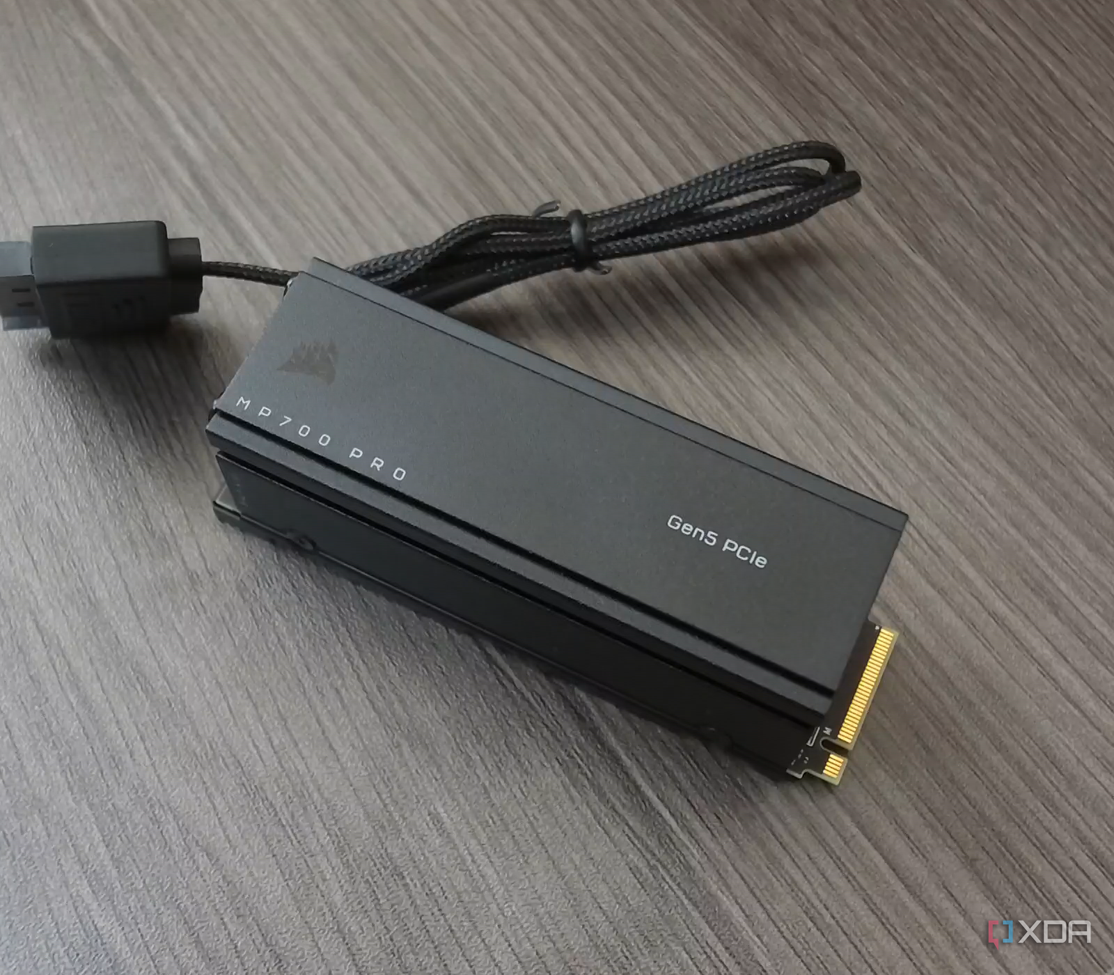 新品未開封Corsair MP700 PRO 2TB Gen5 NVMe SSD MP700 PRO 2TB with Air Cooler PCIe Gen5 x4 NVMe 2.0 M.2 SSD