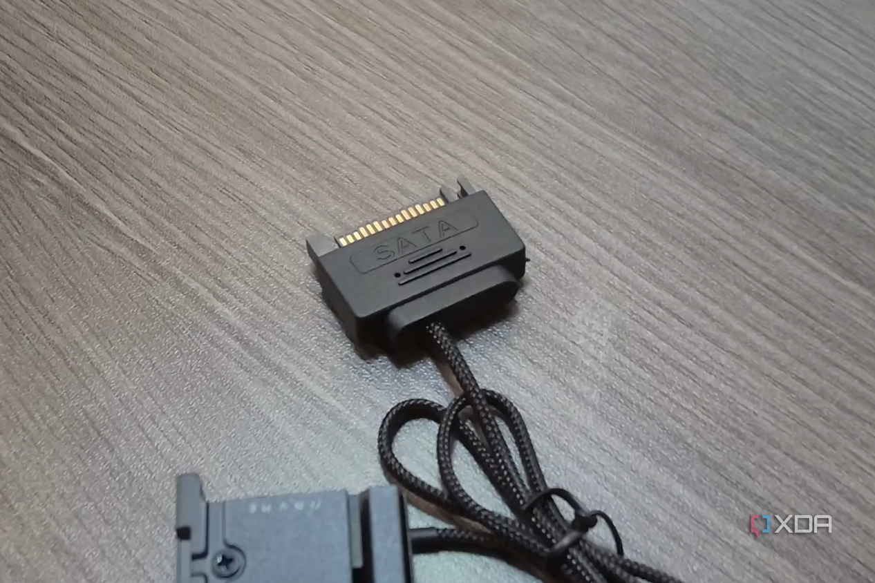 Corsair MP700 Pro SSD cables.