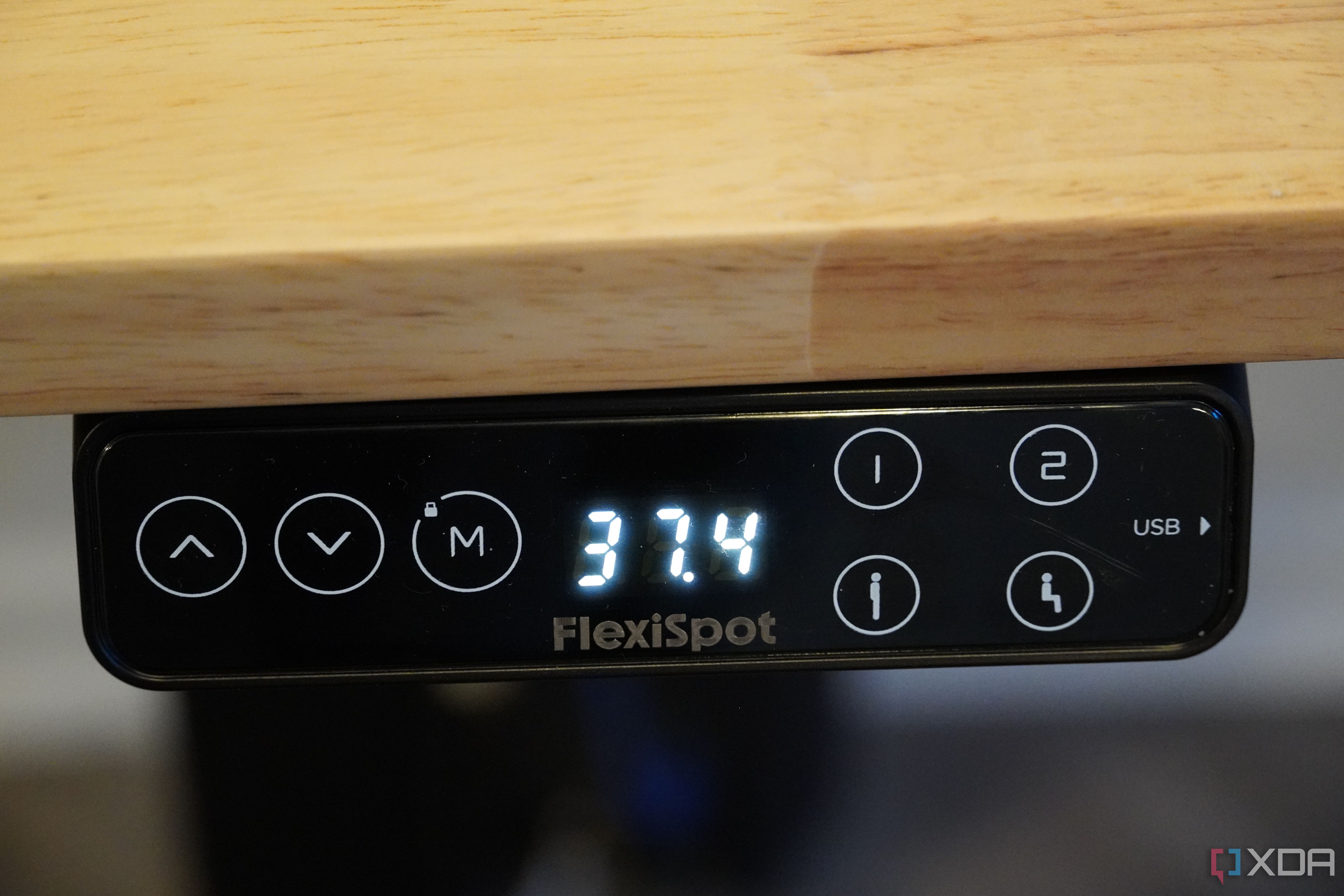 The height adjustment display on the FlexiSpot E7 Pro standing desk.