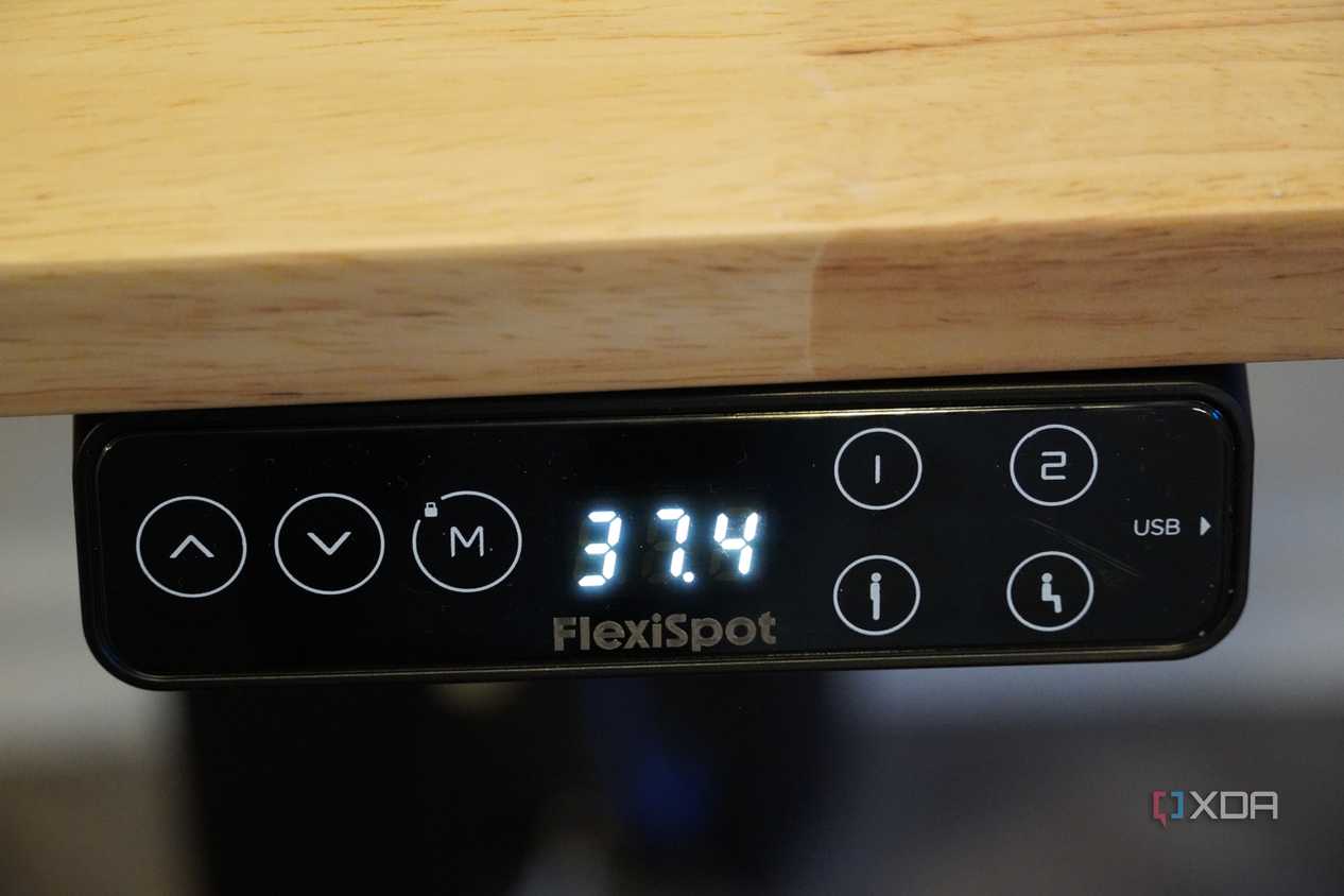 The height adjustment display on the FlexiSpot E7 Pro standing desk.