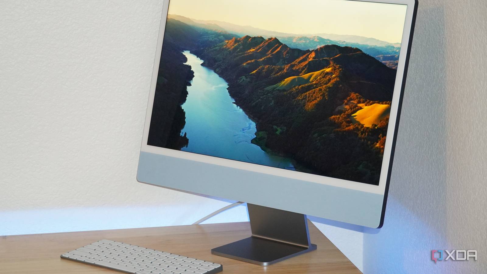 iMac Display Sonoma River Screensaver