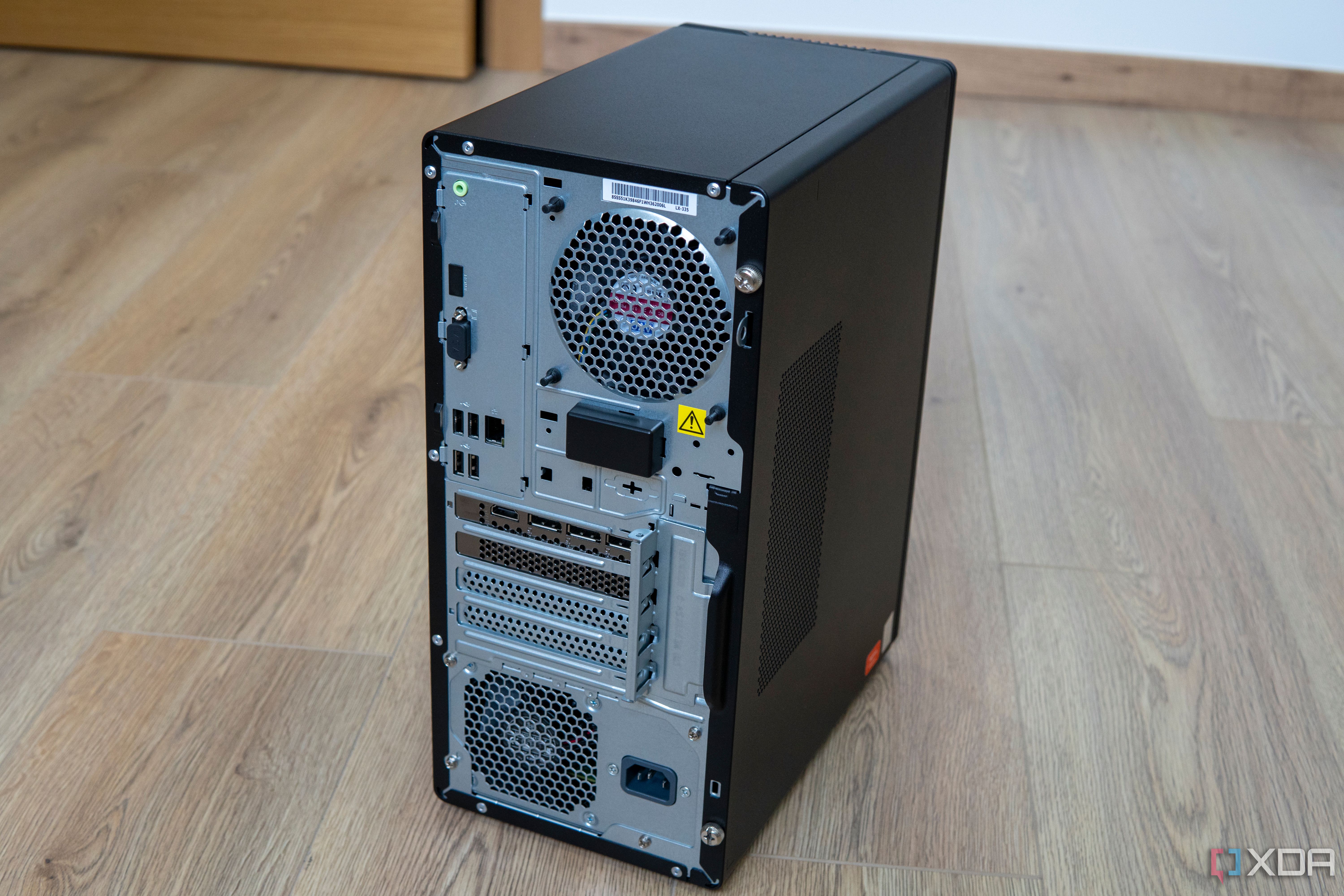 Lenovo LOQ Tower 17/AX16 ルナグレー Lenovo LOQ Tower 17 review: A cheap gaming desktop that's