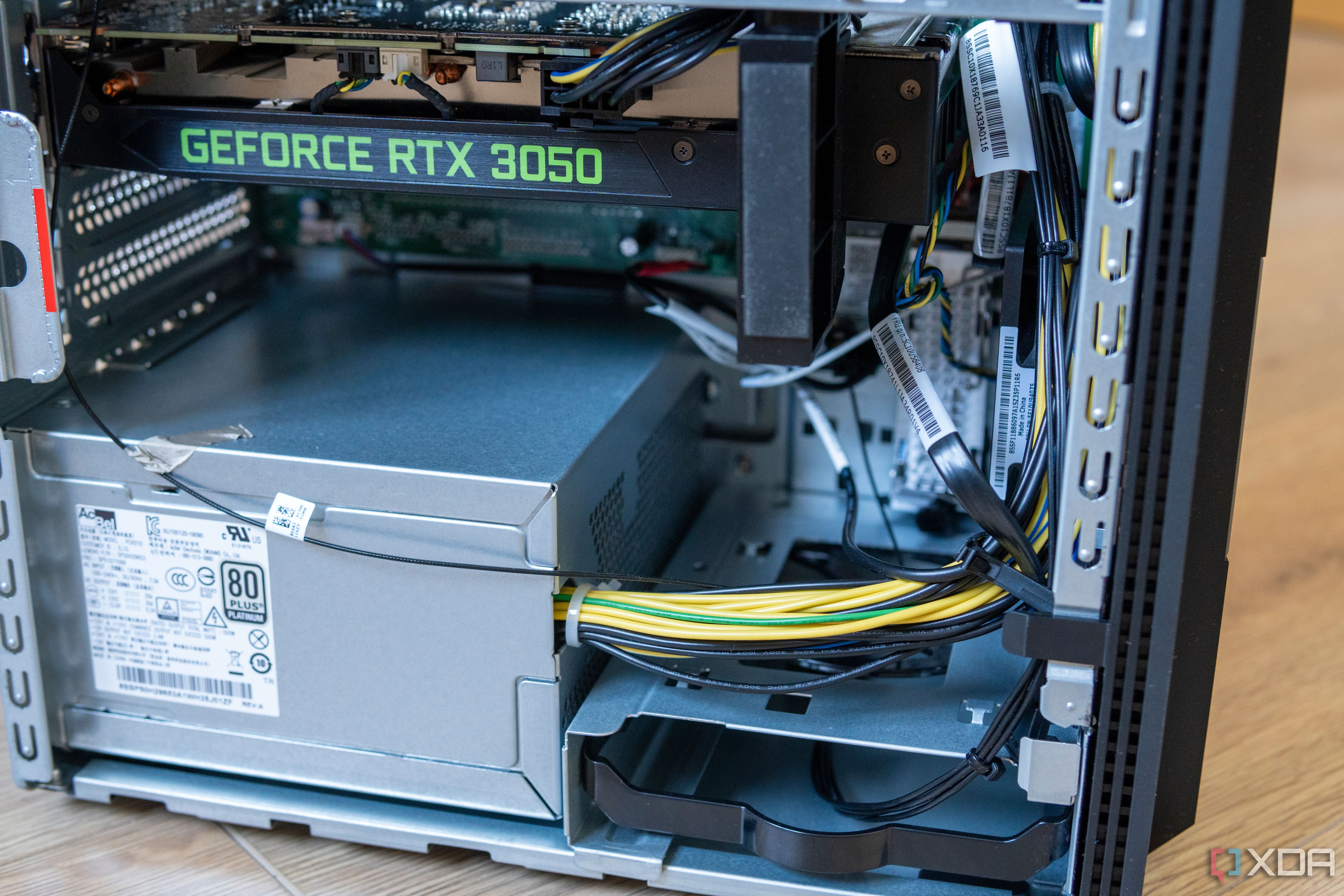 Lenovo LOQ Tower 17/AX16 ルナグレー Lenovo LOQ Tower 17 review: A cheap gaming desktop that's