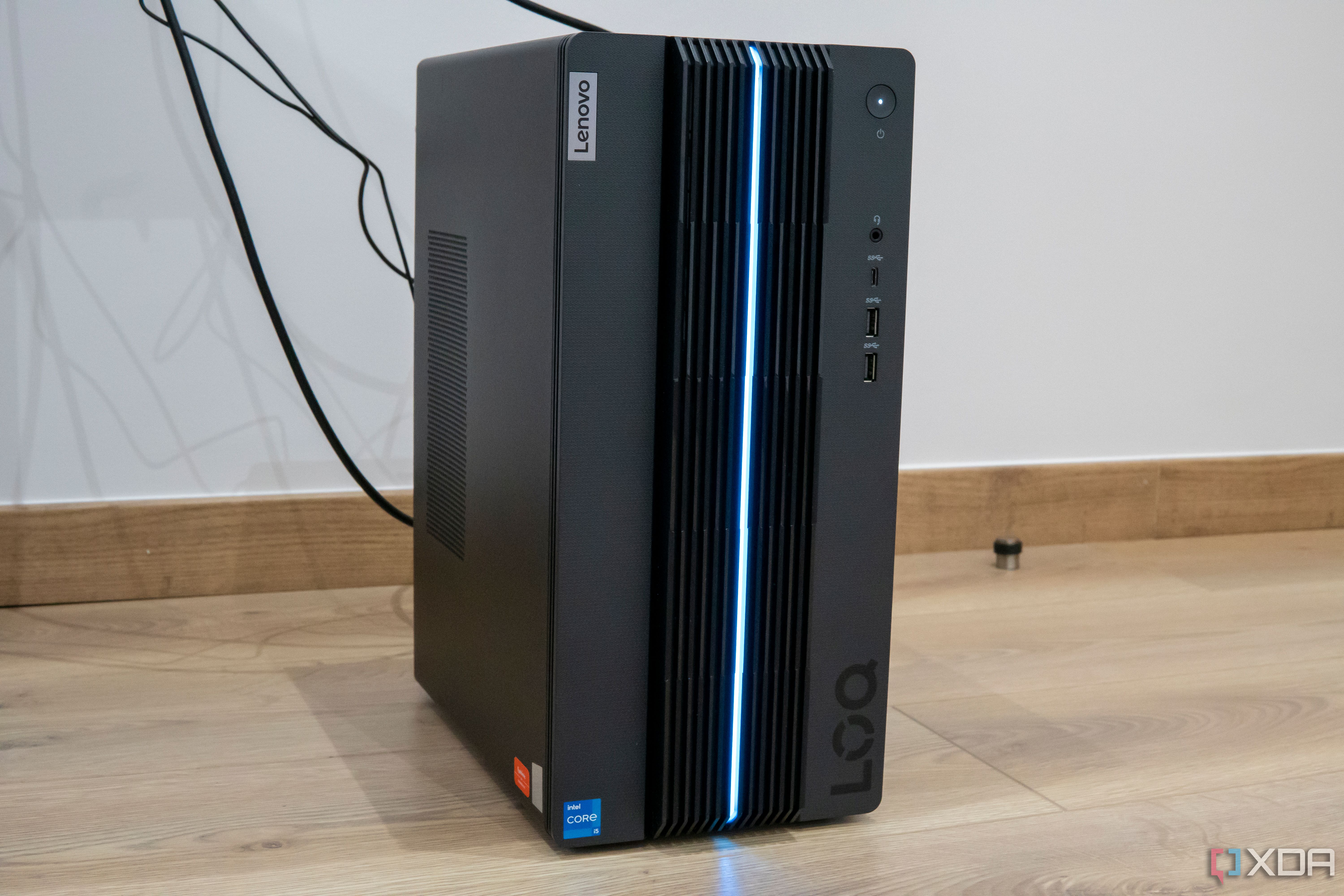 Lenovo LOQ Tower 17/AX16 ルナグレー Lenovo LOQ Tower 17 review: A cheap gaming desktop that's