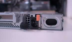 Redundant power options for the Lenovo ThinkServer SR250 V2