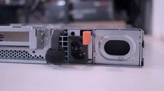 Redundant power options for the Lenovo ThinkServer SR250 V2