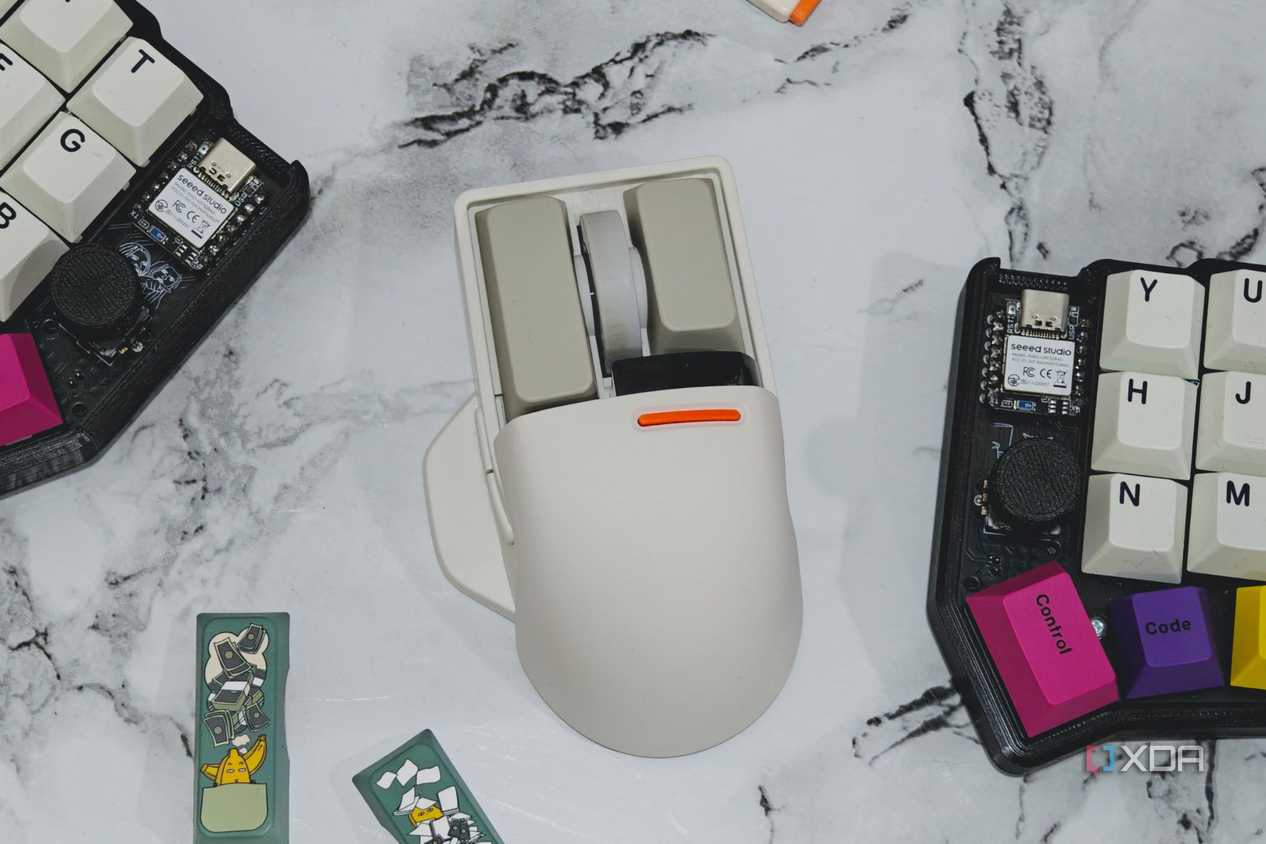 An image showing the Lofree EO909 wireless mouse.
