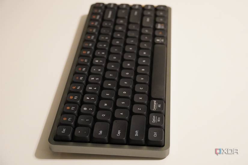 The side profile of a Lofree Flow keyboard. 
