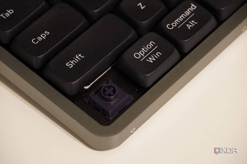 The hot-swappable switches on the Lofree Flow.