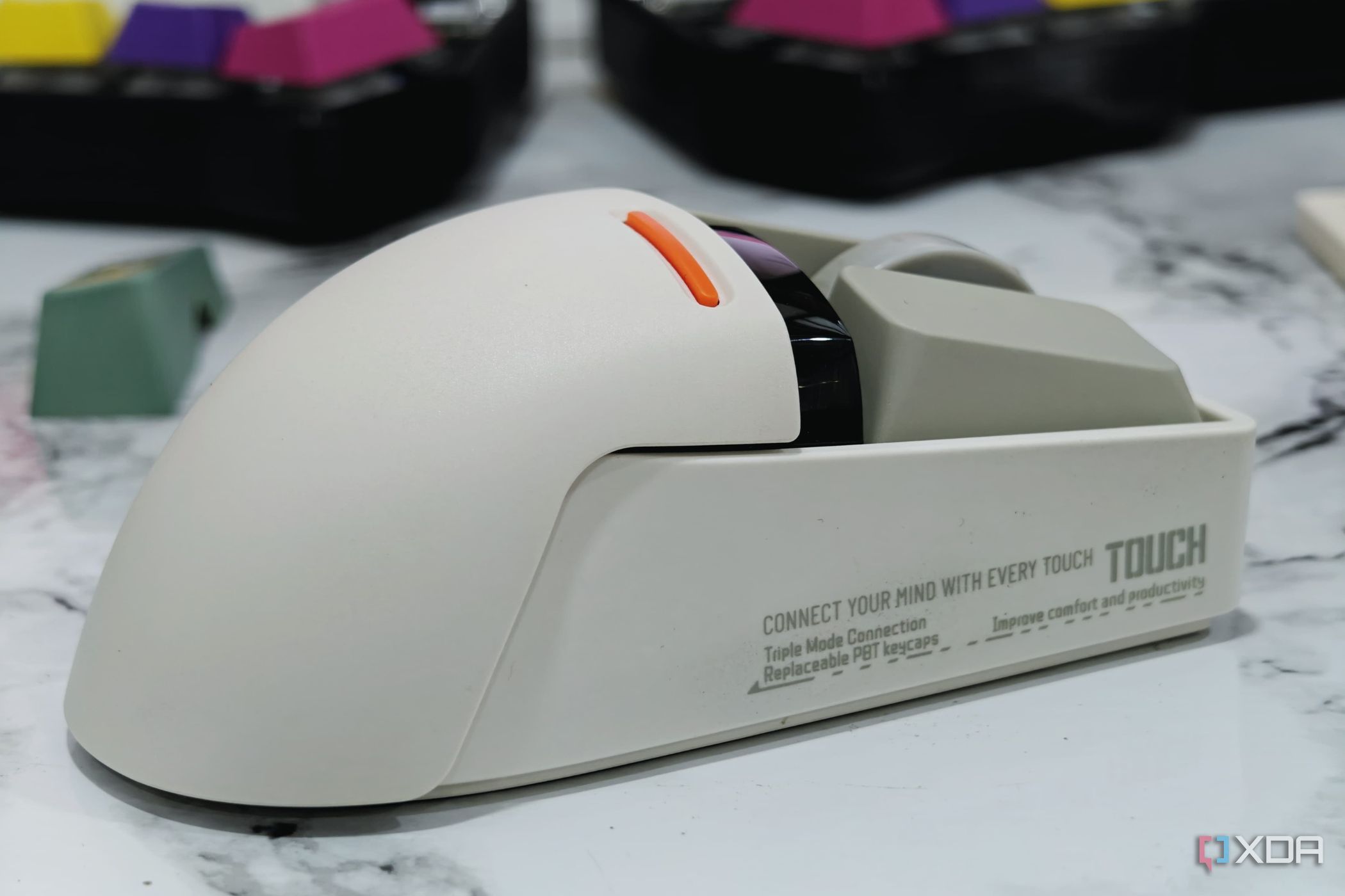 An image showing the side profile of the Lofree pbt wireless mouse.