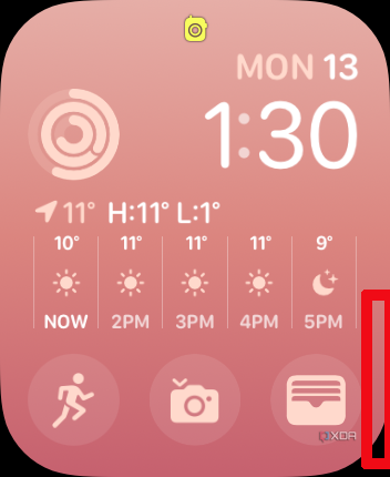 Apple Watch home screen with the side button area highlighted.