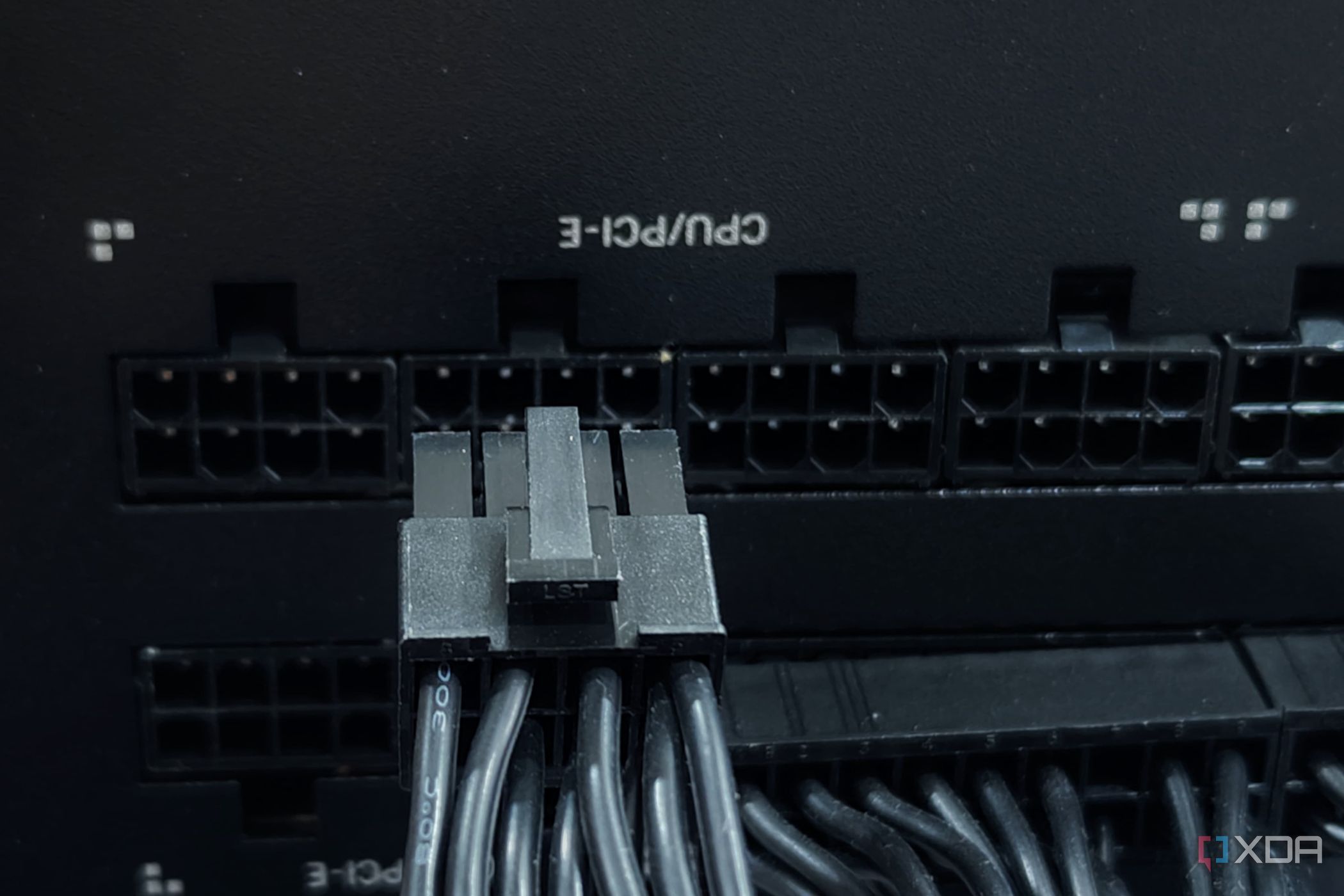 How to connect a GPU to the PSU