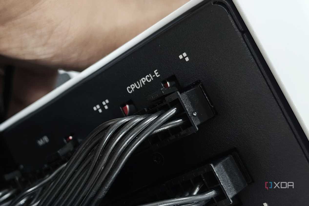 An image showing the PCIe cable connected to the PSU.